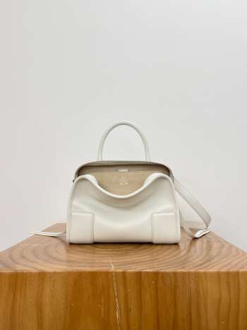 Uubags Loewe small Amazona 180 bag in suede white 24.5x18.5x10cm