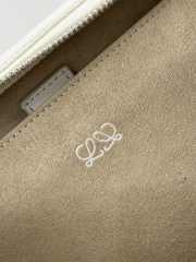 Uubags Loewe small Amazona 180 bag in suede white 24.5x18.5x10cm - 2