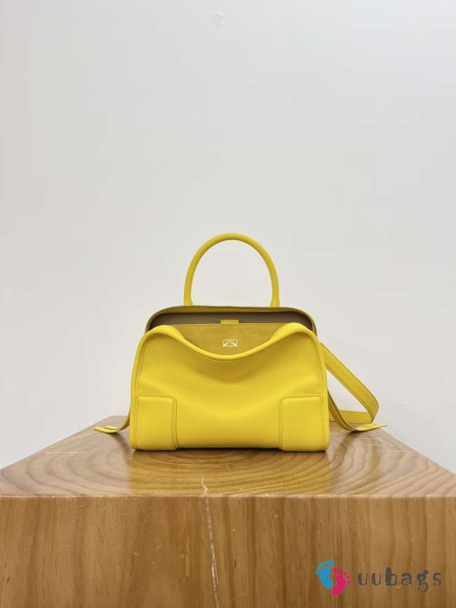 Uubags Loewe small Amazona 180 bag in suede yellow 24.5x18.5x10cm - 1