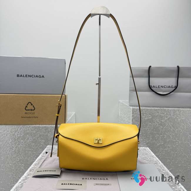 Uubags Balenciaga Le 7 Shoulder Bag Medium in Curry Smooth Calfskin 26x13.5x10cm - 1