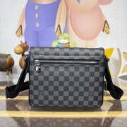 Uubags Louis Vuitton N42710 District PM Bag Damier Graphite Canvas Material 26x20x7cm - 3
