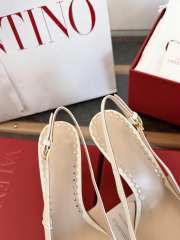 Uubags Valentino Bepointy Slingback Pump In Ivory/Black Patent Leather And Kidskin 8cm  - 2