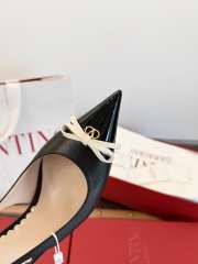 Uubags Valentino Bepointy Slingback Pump In Black/Ivory Patent Leather And Kidskin 8cm - 4
