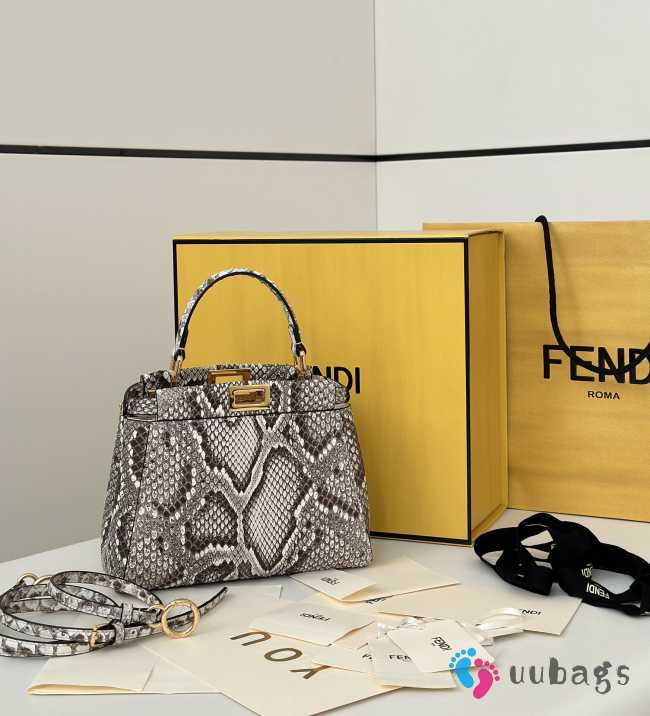 Uubags Fendi mini Peekaboo white python leather bag 23x12x19cm - 1