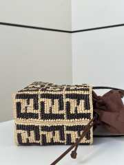 Uubags Fendi small Roll brown FF raffia crochet shopper with pouch 23x15x19.5cm - 4