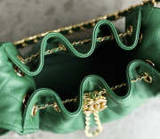 Uubags Chanel 25 mini handbag calfskin with grain effect & gold metallic in dark green 20x22x12.5cm - 3