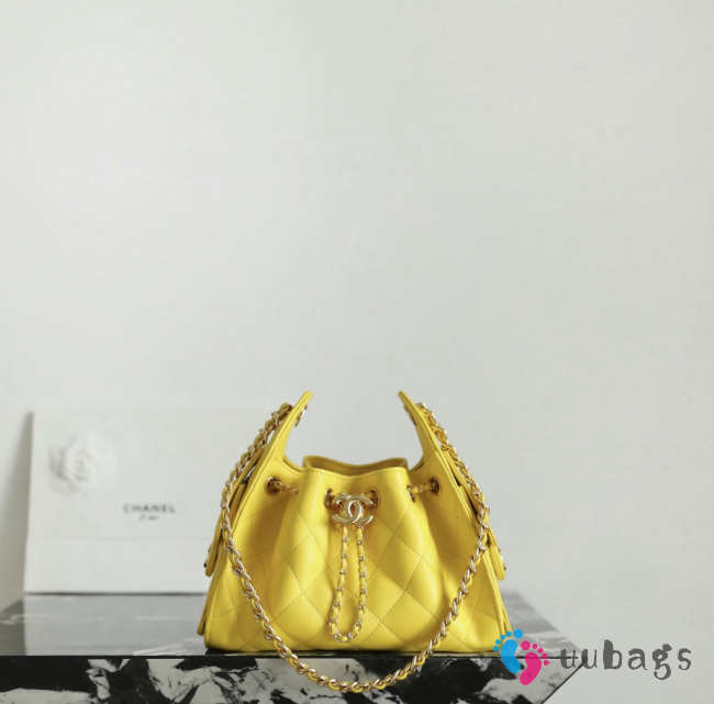 Uubags Chanel 25 mini handbag calfskin with grain effect & gold metallic in yellow 20x22x12.5cm - 1