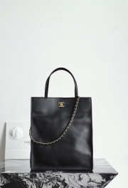 Uubags Chanel small shopping bag calfskin and gold-colored metal in black 28.5x23.5x9.5cm - 3