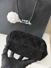 Uubags Chanel mini pouch in black suede with gold metal 12x5x9cm - 5
