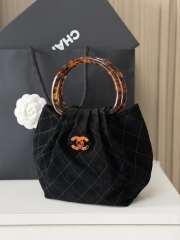 Uubags Chanel mini pouch in black suede with gold metal 12x5x9cm - 6