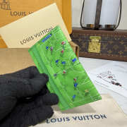 Uubags Louis Vuitton M26802 Double Card Holder In Soccer Green 11x1.5x7cm - 2