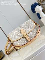 Uubags Louis Vuitton M29795 Diane PM Bag Monogram Emblème Peuplier Motif 24x15x9cm - 1