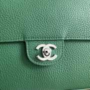 Uubags Chanel maxi flap bag calfskin with grain effect & gold metallic in green 19.5x32x10cm - 4