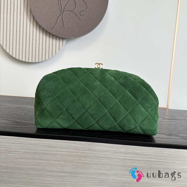 Uubags Chanel clutch with strap suede calfskin & gold-colored metal in green 18x30x15cm - 1
