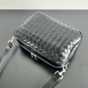 Uubags Bottega Veneta Intrecciato Camera Bag In Black 29x19.5x7.5cm - 2