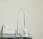 Uubags Chanel mini clutch with leather strap in plight green 11.5x17x5cm - 1