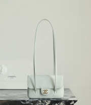 Uubags Chanel mini clutch with leather strap in plight green 11.5x17x5cm - 3