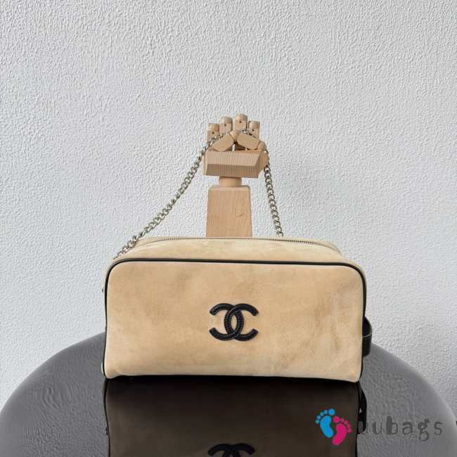 Uubags Chanel Large Zipped Pouch In Suede Calfskin & Silver-Tone Metal Beige 17x29x12cm - 1