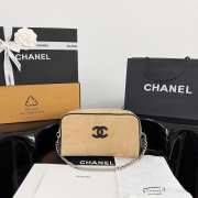 Uubags Chanel Medium Zipped Pouch In Suede Calfskin & Silver-Tone Metal Beige 23x13x9cm - 1