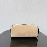 Uubags Chanel Medium Zipped Pouch In Suede Calfskin & Silver-Tone Metal Beige 23x13x9cm - 4