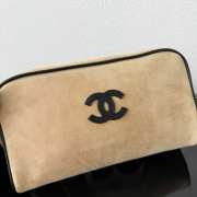 Uubags Chanel Medium Zipped Pouch In Suede Calfskin & Silver-Tone Metal Beige 23x13x9cm - 3