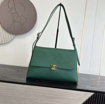 Uubags Chanel Large Kelly Shoulder Bag Green Lambskin 1997 24K 32x20x10cm