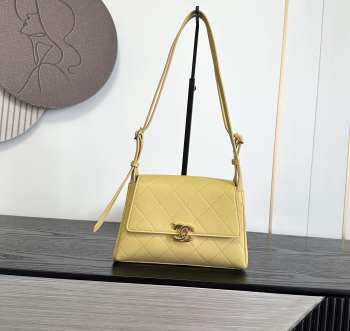 Uubags Chanel Medium Kelly Shoulder Bag Yellow Lambskin 1997 24K 22.5x14x8cm