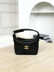 Uubags Chanel Mini Bag Charm Coco Beach In Black 11x11x4cm - 1