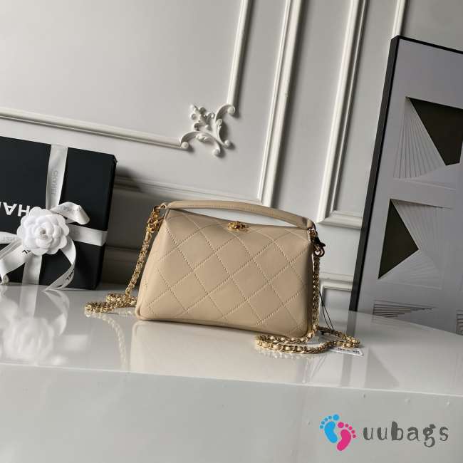 Uubags Chanel 26S Runway hobo bag AS6255 beige lambskin leather with light gold metal with handle 16x23x7cm - 1
