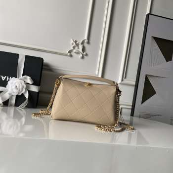 Uubags Chanel 26S Runway hobo bag AS6255 beige lambskin leather with light gold metal with handle 16x23x7cm