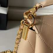Uubags Chanel 26S Runway hobo bag AS6255 beige lambskin leather with light gold metal with handle 16x23x7cm - 4