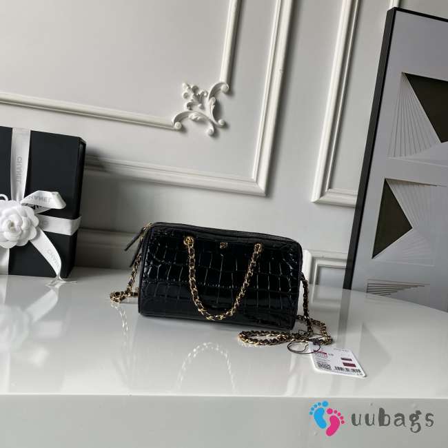 Uubags Chanel bag with chain in black croc embossed calfskin leather with gold-tone hardware 19x12x9cm - 1