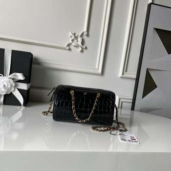 Uubags Chanel bag with chain in black croc embossed calfskin leather with gold-tone hardware 19x12x9cm
