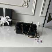 Uubags Chanel bag with chain in black croc embossed calfskin leather with gold-tone hardware 19x12x9cm - 6