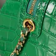 Uubags Chanel bag with chain in green croc embossed calfskin leather with gold-tone hardware 19x12x9cm - 6