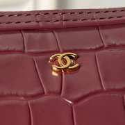 Uubags Chanel bag with chain in burgundy croc embossed calfskin leather with gold-tone hardware 19x12x9cm - 4