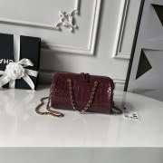 Uubags Chanel bag with chain in burgundy croc embossed calfskin leather with gold-tone hardware 19x12x9cm - 5