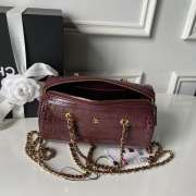 Uubags Chanel bag with chain in burgundy croc embossed calfskin leather with gold-tone hardware 19x12x9cm - 2