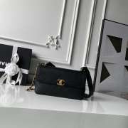 Uubags Chanel Classic Flap Messenger Bag In Black Grained Calfskin with Gold-Tone Hardware 25x16x8cm - 1
