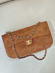 Uubags Chanel Maxi flap bag in calfskin suede, lambskin & gold metal camel 19.5x32x10cm - 3