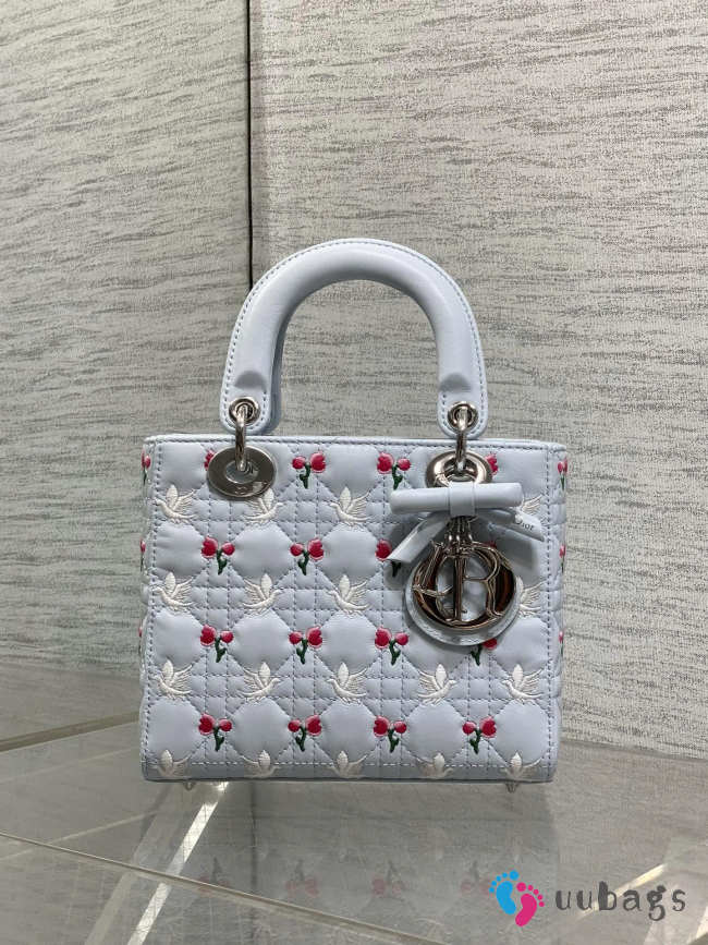 Uubags Dioramour Small Lady Dior Chain Bag Mini Doves & Roses Embroidery Cannage Lambskin Light Blue 20x17x8cm - 1