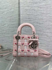 Uubags Dioramour Micro Lady Dior Chain Bag Mini Doves & Roses Embroidery Cannage Lambskin Light Pink 18x15x7cm - 1