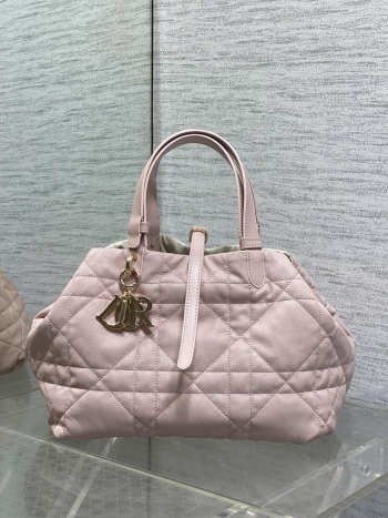 Uubags Medium Dior Toujours Bag Two-Tone Latte and Soupir Pink Macrocannage Calfskin 28.5x19x21cm