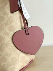 Uubags Coach Laurel Shoulder Bag In Signature Canvas With Heart Charm 31x23.5x10.5cm - 2