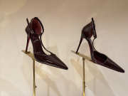 Uubags Christian Louboutin Kate patent leather pumps in brown 10cm - 1