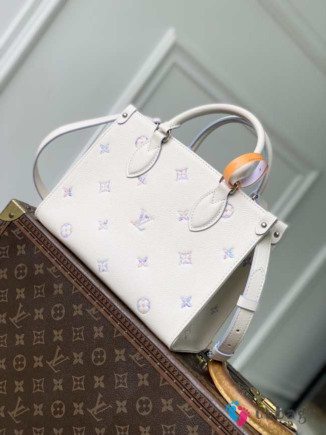 Uubags Louis Vuitton M29976 OnTheGo PM Bag Monogram Empreinte Pattern In Link Quartz 25x19x11.5cm - 1