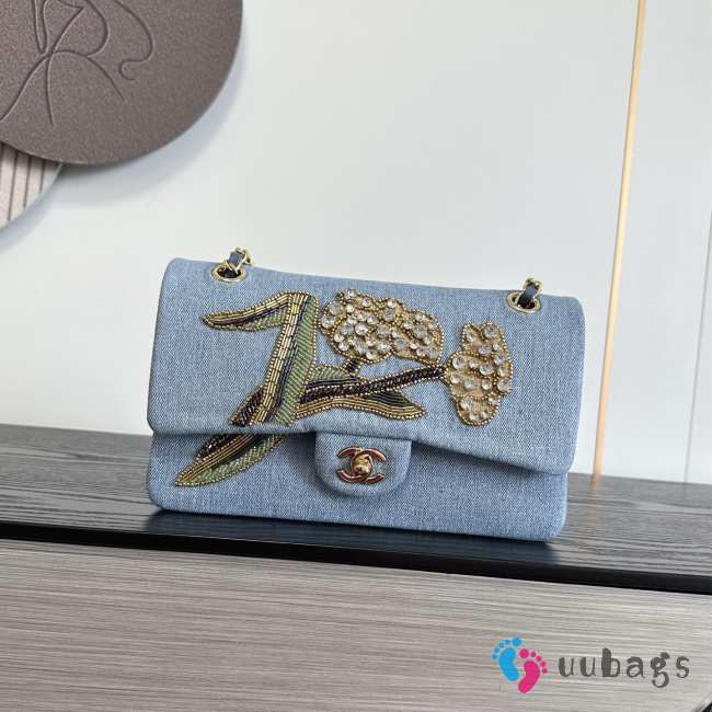 Uubags Chanel classic bag 11.12 embroidered denim, crystal embellishments, rhinestones & gold-colored metal accents blue, gold & green 15.5x25.5x6.5cm - 1