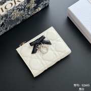 Uubags Lady Dior Dahlia Wallet White and Black Two-Tone Cannage Lambskin 12x9x2cm - 1