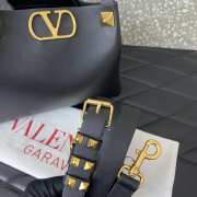 Uubags Valentino Garavani Small Soft Leather Shopping Bag In Black 25x15x17.5cm - 5