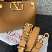Uubags Valentino Garavani Small Soft Leather Shopping Bag In Hazelnut 25x15x17.5cm - 5